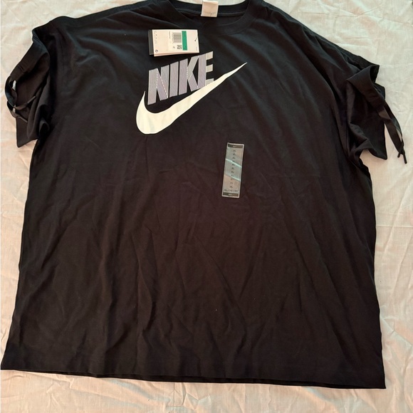 Nike Sportswear Women's Black/White Dance Graphic T-Shirt (DV0335-010) - Picture 1 of 12